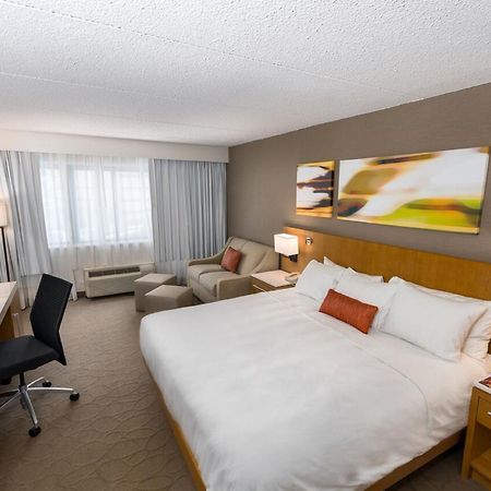Delta Hotels By Marriott Utica Dış mekan fotoğraf
