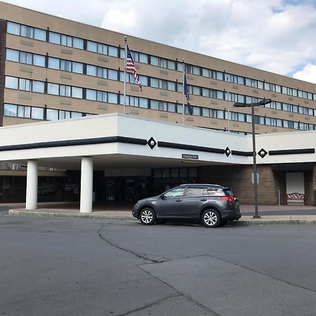 Delta Hotels By Marriott Utica Dış mekan fotoğraf