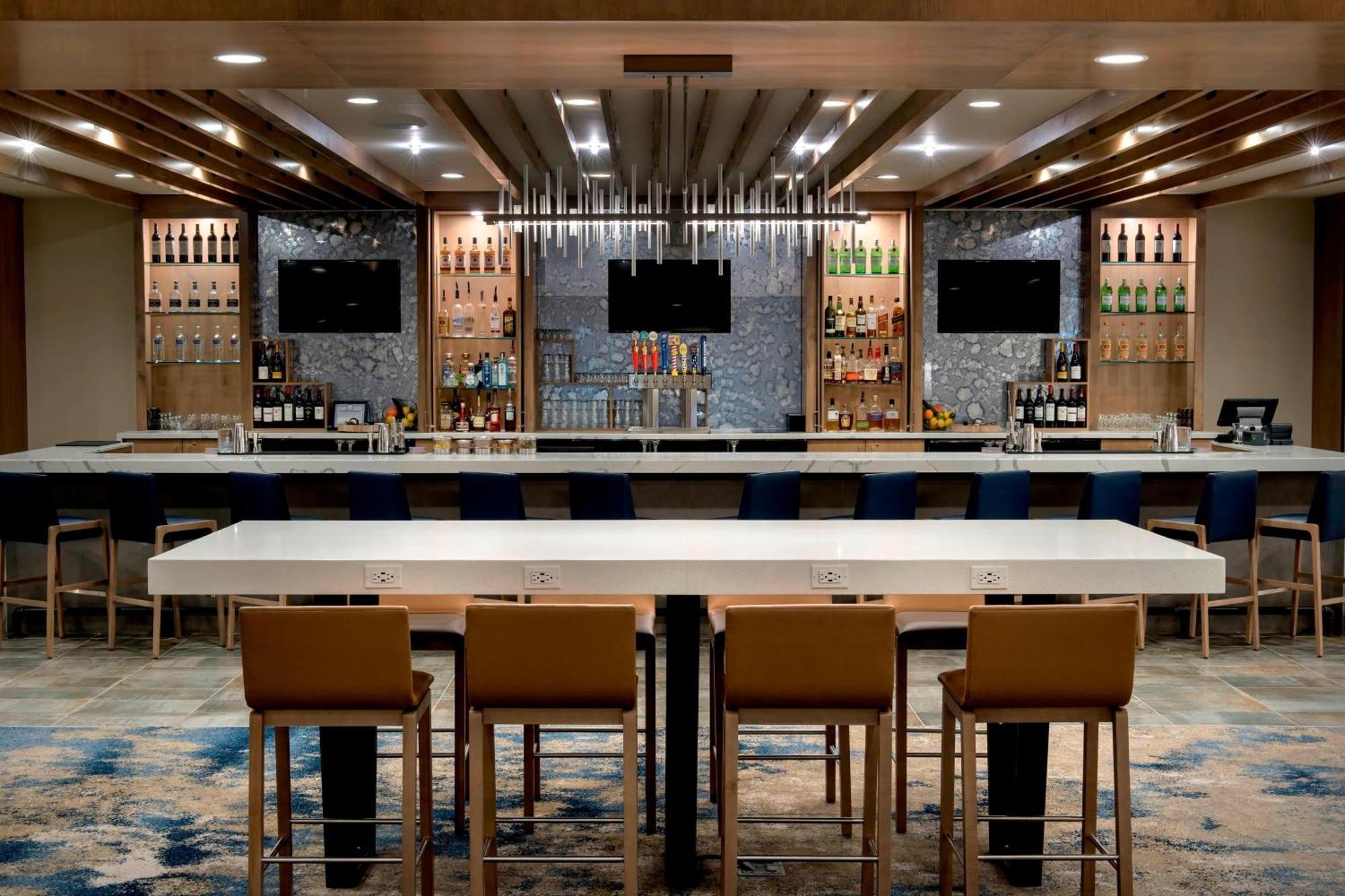 Delta Hotels By Marriott Utica Dış mekan fotoğraf