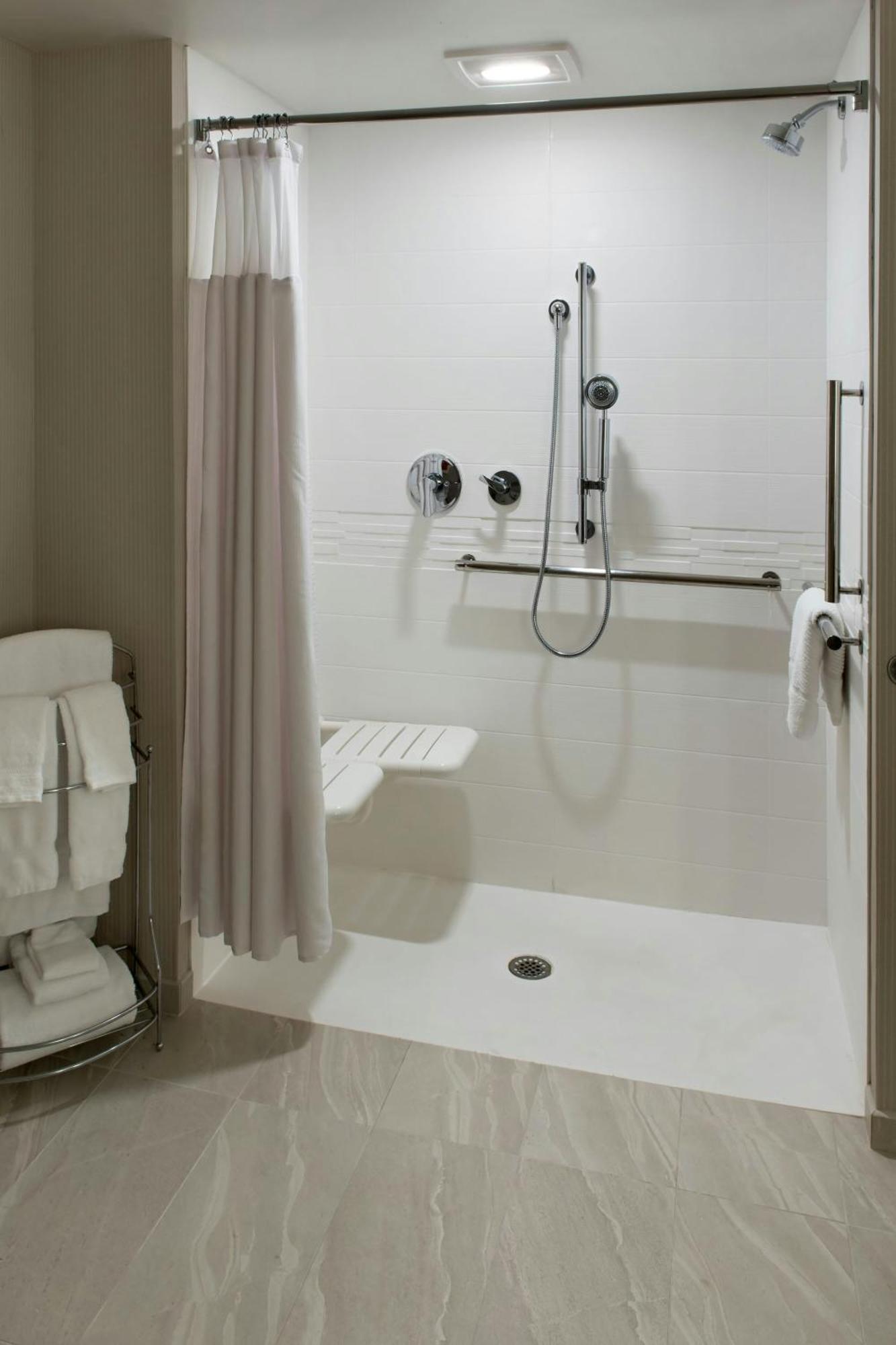 Delta Hotels By Marriott Utica Dış mekan fotoğraf
